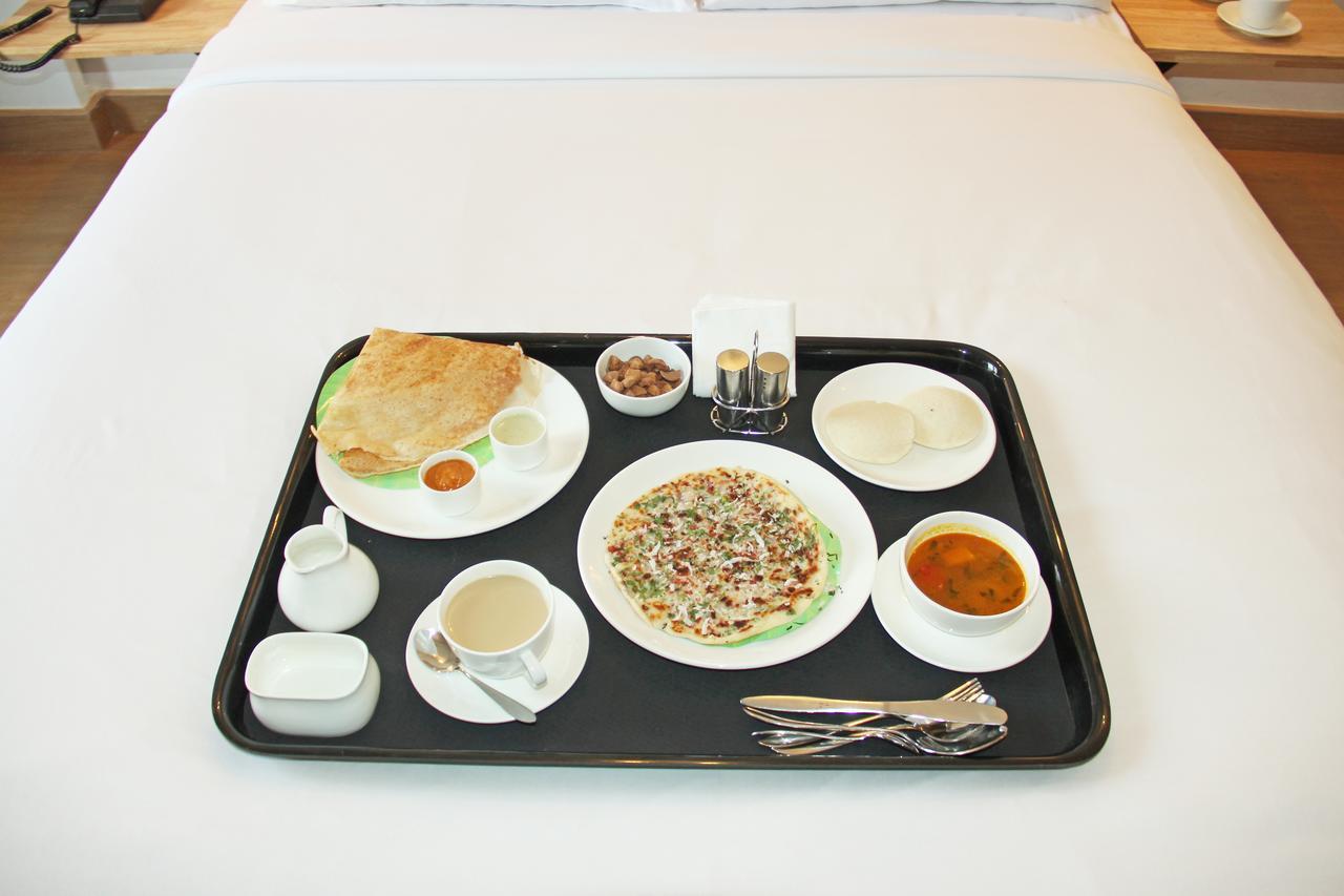 Oyo 7463 Leo Suites Bangalore Bagian luar foto