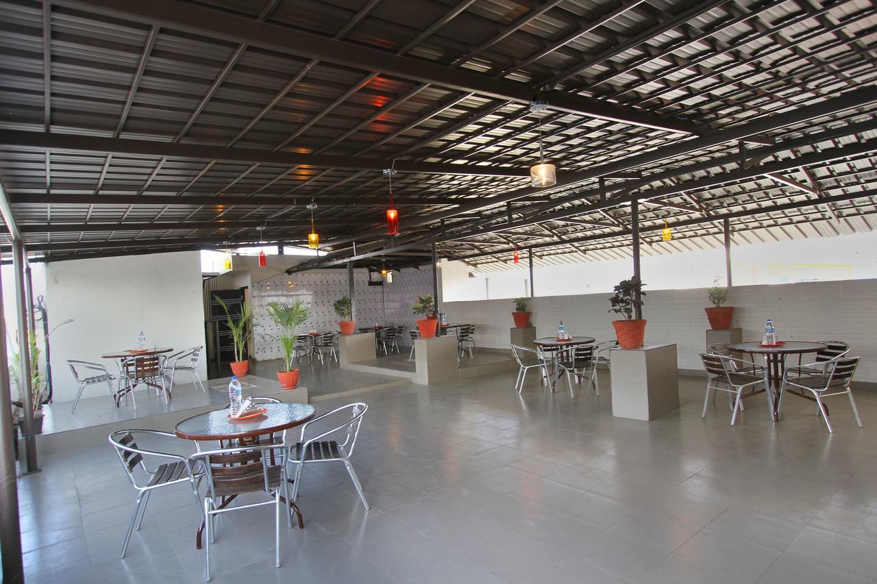Oyo 7463 Leo Suites Bangalore Bagian luar foto
