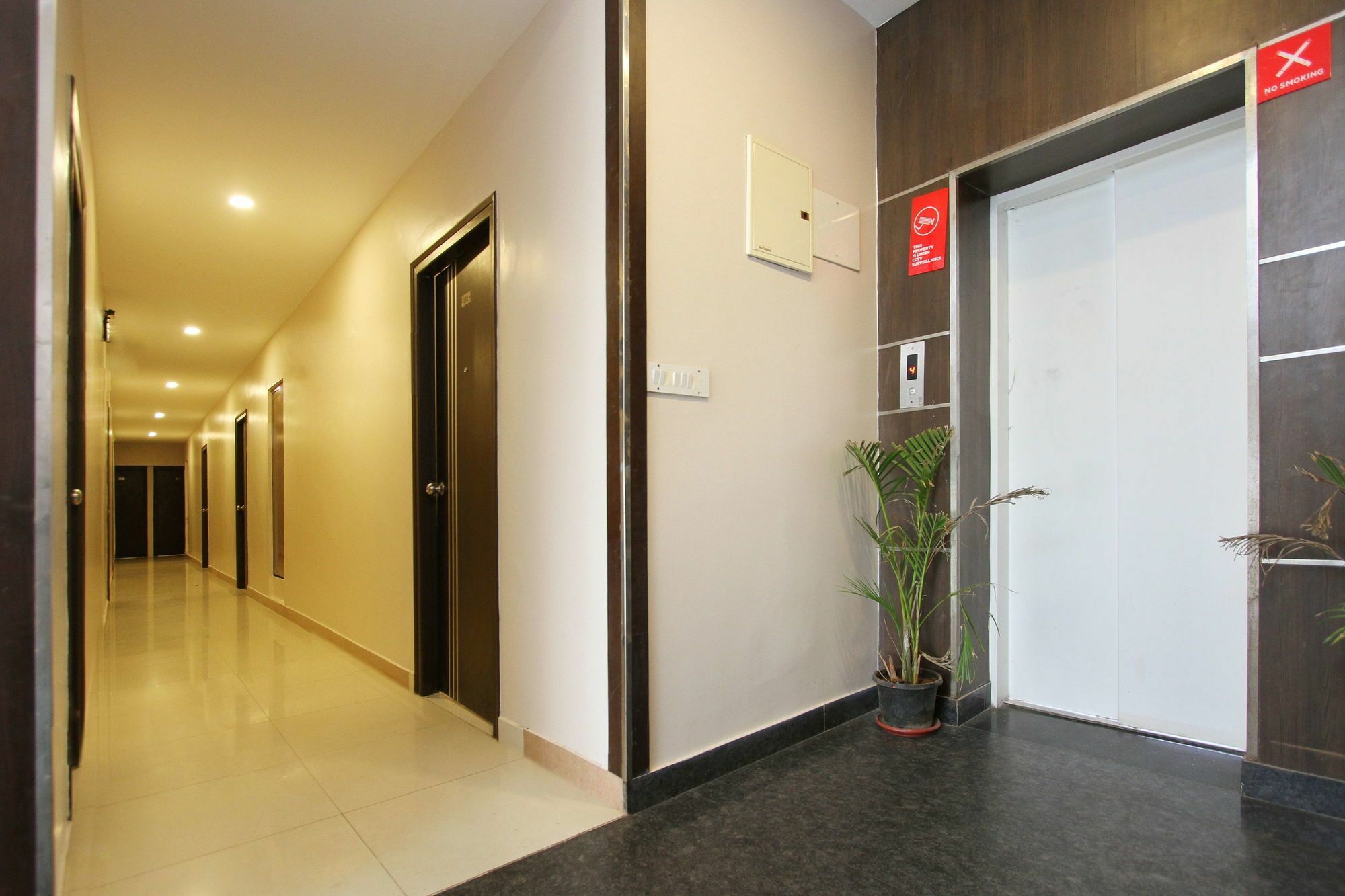 Oyo 7463 Leo Suites Bangalore Bagian luar foto